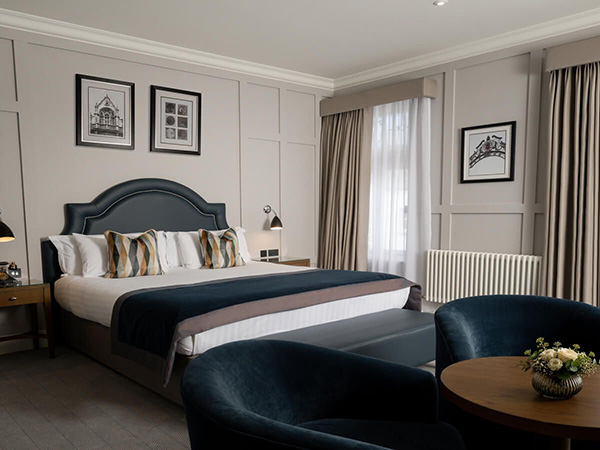 Bishop's Gate Hotel Room